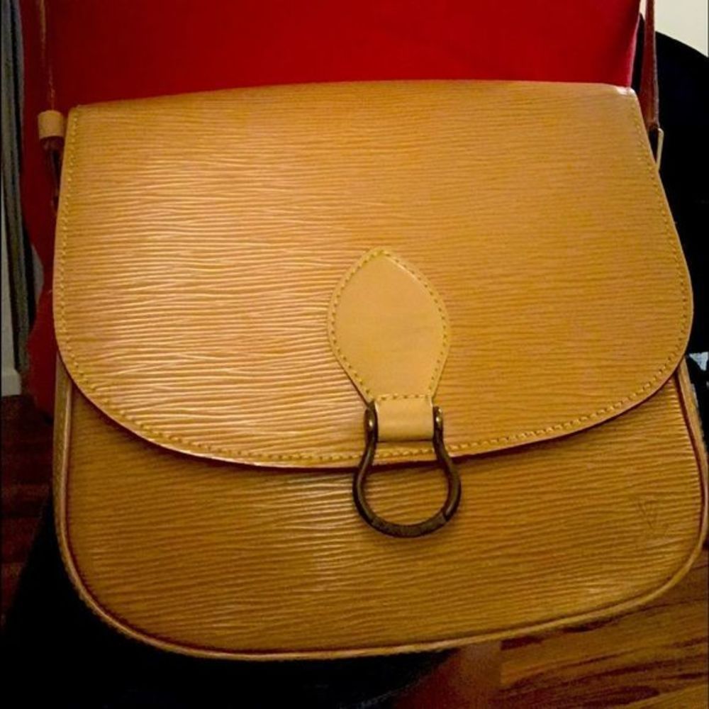 Preowned St cloud epi yellow